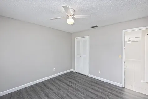 183 Sw Airview Avenue Port Saint Lucie FL 34984