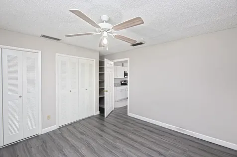 183 Sw Airview Avenue Port Saint Lucie FL 34984