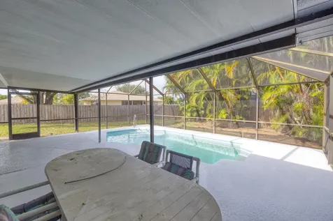 183 Sw Airview Avenue Port Saint Lucie FL 34984