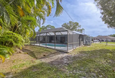 183 Sw Airview Avenue Port Saint Lucie FL 34984