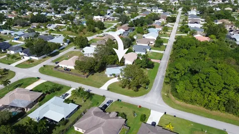 183 Sw Airview Avenue Port Saint Lucie FL 34984