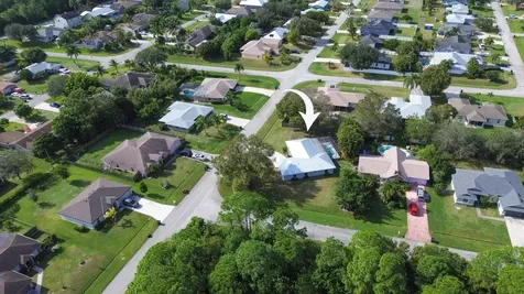 183 Sw Airview Avenue Port Saint Lucie FL 34984