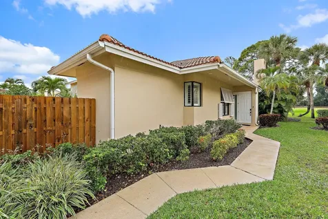 150 Old Meadow Way Palm Beach Gardens FL 33418