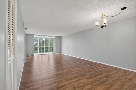 3503 Oaks Way Pompano Beach FL 33069