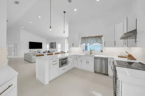 39 Dorchester Circle Palm Beach Gardens FL 33418