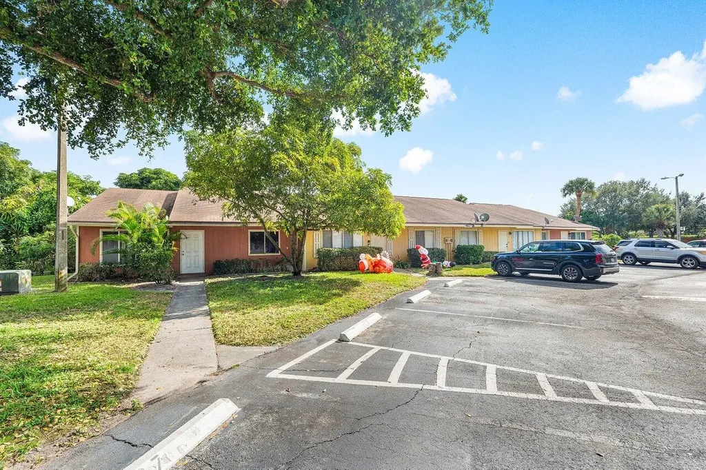 4627 Orleans Court West Palm Beach FL 33415