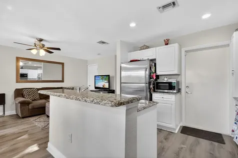 6698 Old Farm Trail Boynton Beach FL 33437