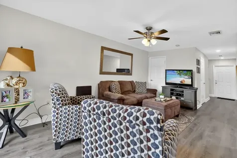 6698 Old Farm Trail Boynton Beach FL 33437