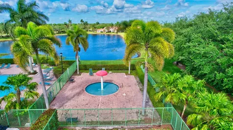 6698 Old Farm Trail Boynton Beach FL 33437