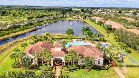 6698 Old Farm Trail Boynton Beach FL 33437