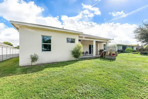 2366 Sw Blaine Terrace Port Saint Lucie FL 34953