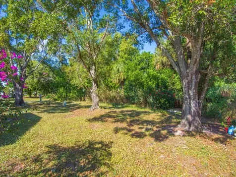 61 E Caribbean Port Saint Lucie FL 34952