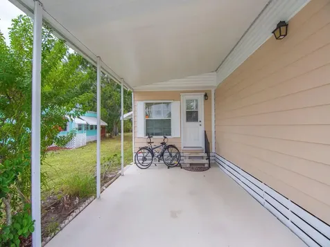 61 E Caribbean Port Saint Lucie FL 34952