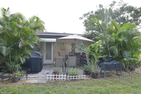 1027 S South Drive Delray Beach FL 33445