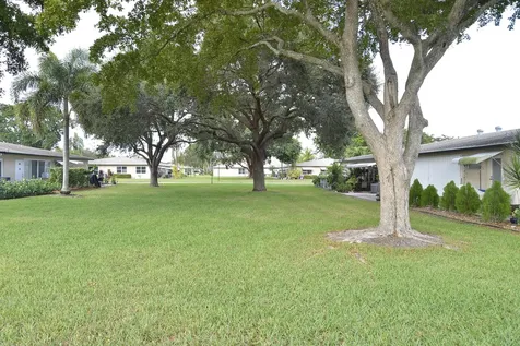 1027 S South Drive Delray Beach FL 33445
