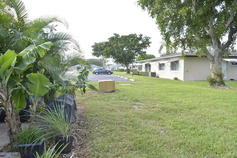 1027 S South Drive Delray Beach FL 33445