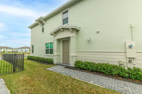 663 Se Lake Falls Street Port Saint Lucie FL 34984