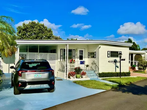 1324 S 33th Road Hollywood FL 33021
