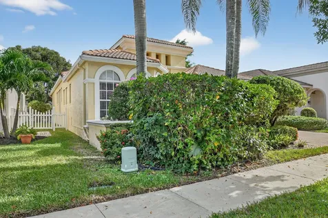 1848 Via Castello Wellington FL 33411
