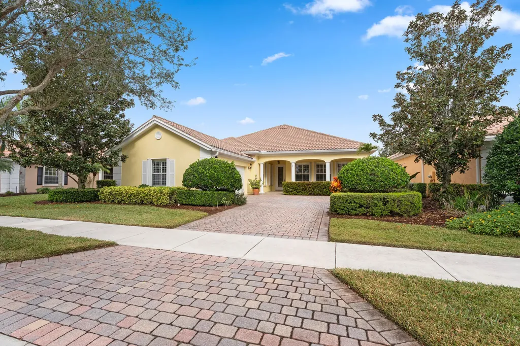 5422 Barbados Square Vero Beach FL 32967