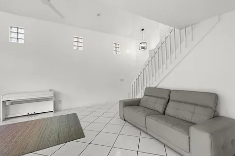 1045 Se 6th Avenue Dania Beach FL 33004