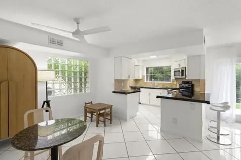 1045 Se 6th Avenue Dania Beach FL 33004