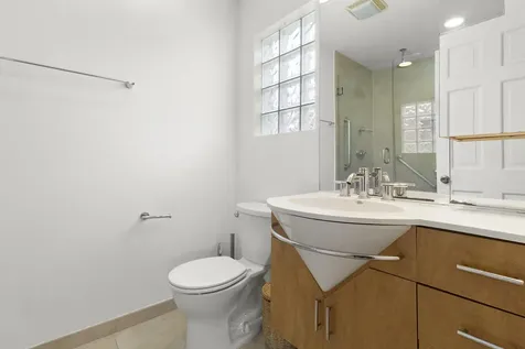 1045 Se 6th Avenue Dania Beach FL 33004