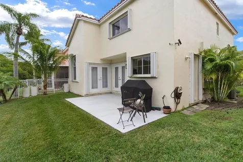 1045 Se 6th Avenue Dania Beach FL 33004