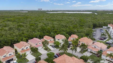 1045 Se 6th Avenue Dania Beach FL 33004