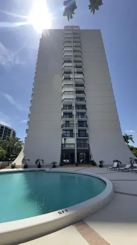 2425 Presidential Way West Palm Beach FL 33401