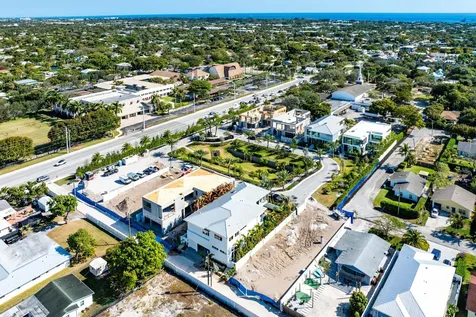 300 Grove Place Delray Beach FL 33444