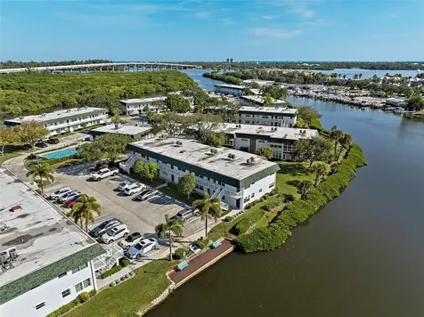 2800 Indian River Boulevard Vero Beach FL 32960