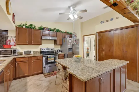 943 Se Brookedge Avenue Port Saint Lucie FL 34983