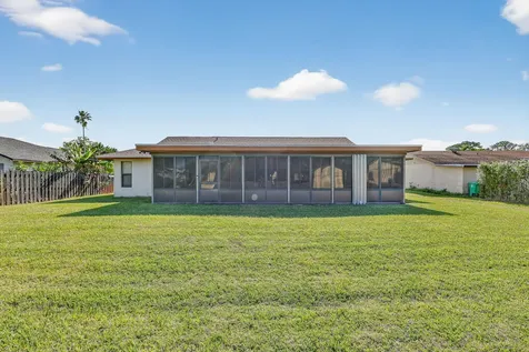 943 Se Brookedge Avenue Port Saint Lucie FL 34983
