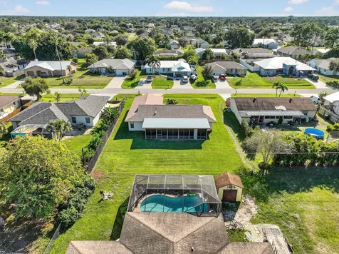 943 Se Brookedge Avenue Port Saint Lucie FL 34983