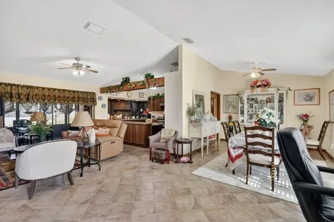 943 Se Brookedge Avenue Port Saint Lucie FL 34983