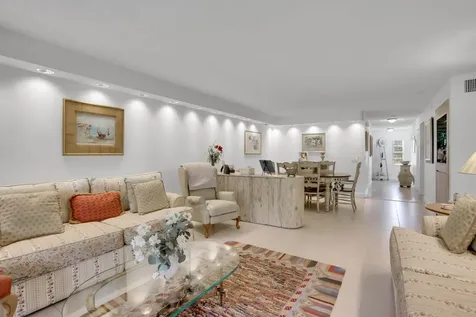 21215 Lago Circle Boca Raton FL 33433