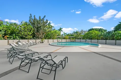 2425 Presidential Way West Palm Beach FL 33401
