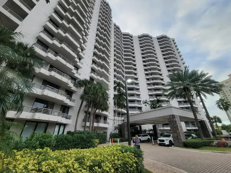 3300 NE 191 Street Aventura FL 33180