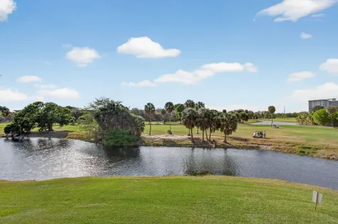 555 Oaks Lane Pompano Beach FL 33069