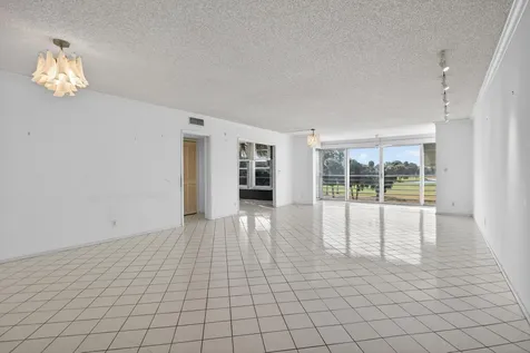555 Oaks Lane Pompano Beach FL 33069