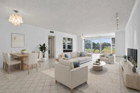 555 Oaks Lane Pompano Beach FL 33069