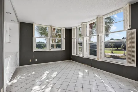 555 Oaks Lane Pompano Beach FL 33069
