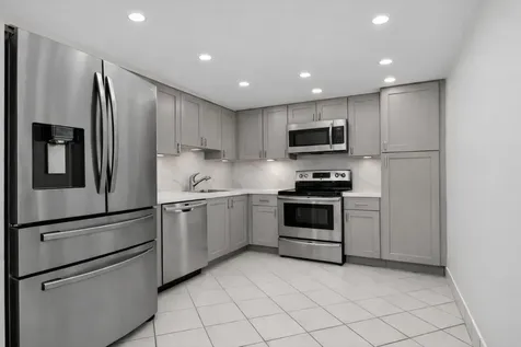 555 Oaks Lane Pompano Beach FL 33069