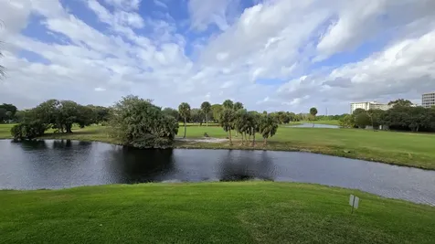 555 Oaks Lane Pompano Beach FL 33069