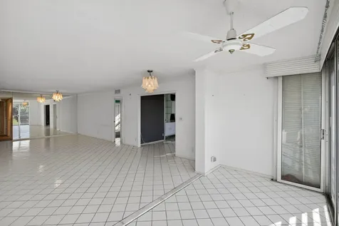 555 Oaks Lane Pompano Beach FL 33069