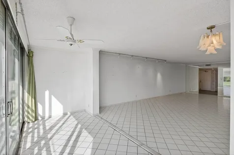 555 Oaks Lane Pompano Beach FL 33069