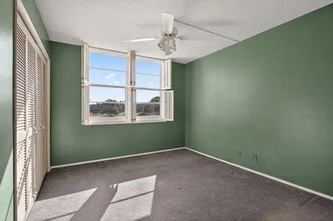 555 Oaks Lane Pompano Beach FL 33069