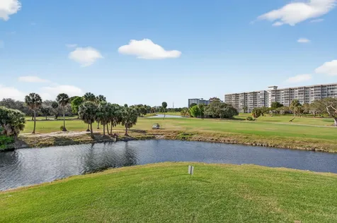 555 Oaks Lane Pompano Beach FL 33069