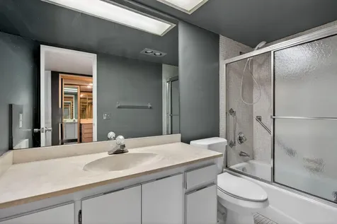 555 Oaks Lane Pompano Beach FL 33069